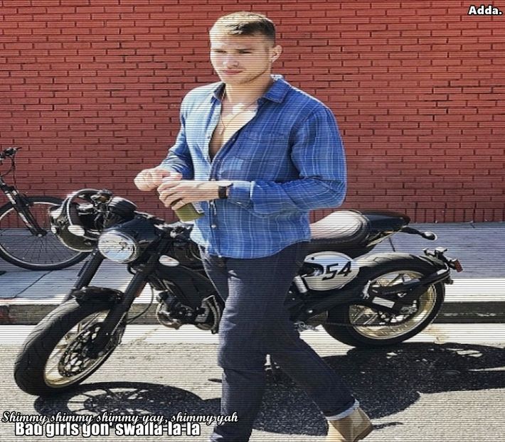 》*își parchează motocicleta și intră în curtea campusului* - SO2xE08 So would u be my baby