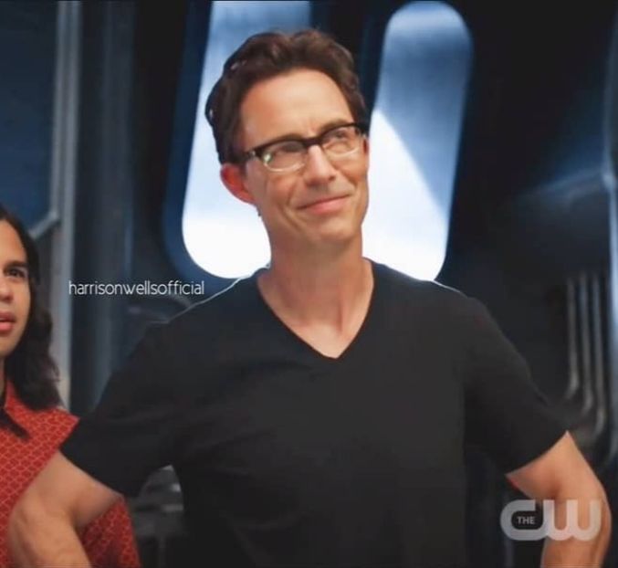 ⤑ᵖᶤᶰᵏĿЄ♏ØИÂÐЄ ┊ don't get to comfortable in that chair# o spune( - SO2xE08 So would u be my baby