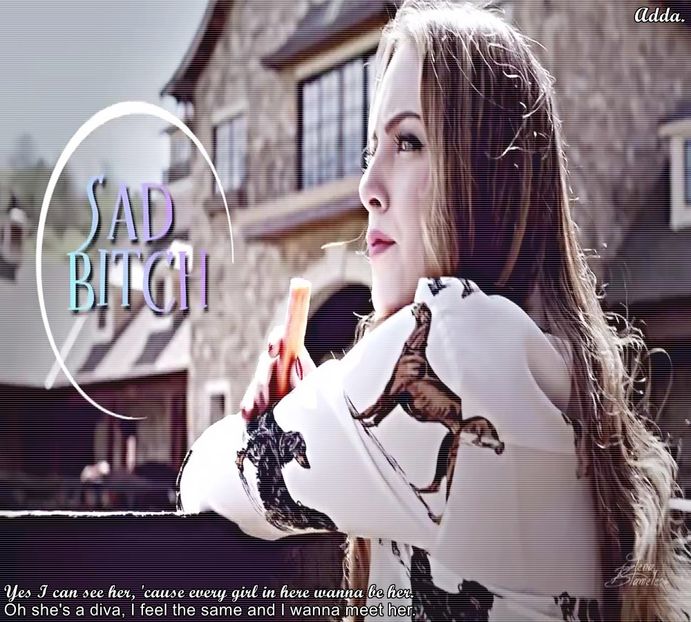 》*Se uită spre colegele ei și tot vede cum se șușoteau și arătau spre ea și-și dă ochii - SO2xE08 So would u be my baby