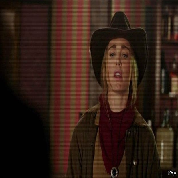 ▬ ❝O sa am timp in vacanta asta sa iti fac si pe plac.❞ Surade si se uita la el, apoi - SO2xE08 So would u be my baby