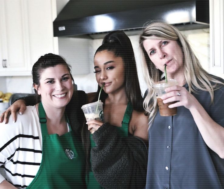 ⌙　˛ʍօօռʟɨɢɦȶ˓♥˒ǝqɐqˆᴬˠᴳˇ ;. dar fără să facă ceva ajutător, ci doar mişcându-se de colo-colo. - 01Cause u know Im here for you