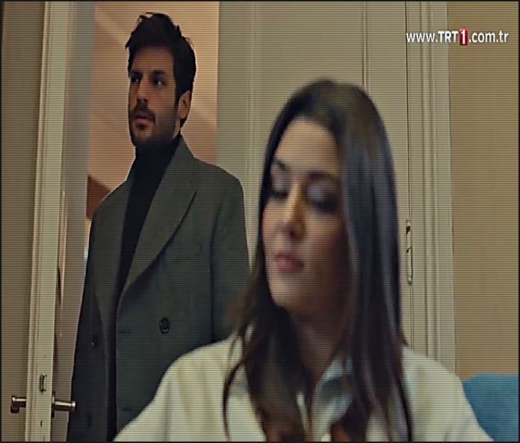 — Ridic degetele mari, acestea semănând cu două like-uri, apoi adaug și un zâmbet - 01Cause u know Im here for you