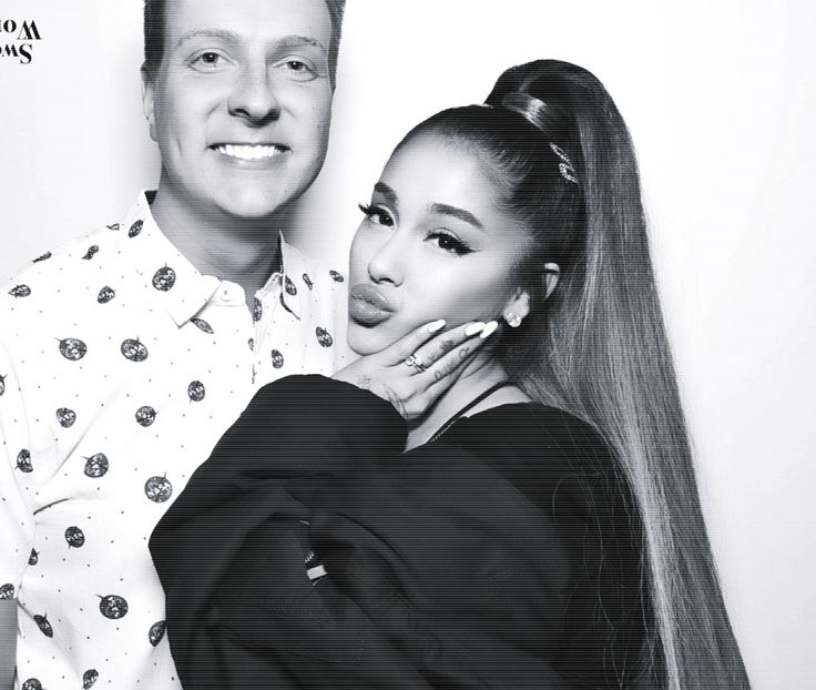 ⌙　˛ʍօօռʟɨɢɦȶ˓♥˒ǝqɐqˆᴬˠᴳˇ ;. spre locul unde lăsase Hande prăjiturile. Scoate o farfuriuţă din - 01Cause u know Im here for you