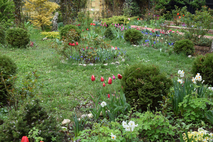  - Pridvor si Idilic garden