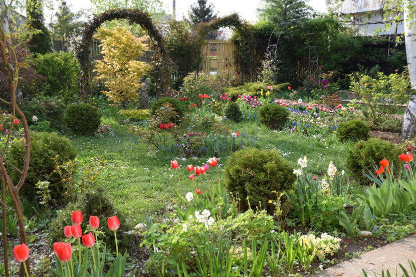  - Pridvor si Idilic garden