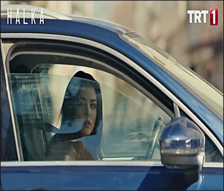 — „Eu zic să facem în felul următor: tu ții de șase aici și eu urc și o las în camera ei, pe - 01Cause u know Im here for you