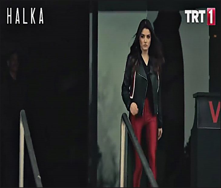 —  spate și ies rapid din bucătărie, urcând scările la fel de repede. Odată ajunsă la etaj, - 01Cause u know Im here for you