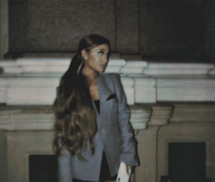 ⌙　˛ʍօօռʟɨɢɦȶ˓♥˒ǝqɐqˆᴬˠᴳˇ ;. Măreşte ochii când aceasta reapare în raza sa vizuală, apoi - 01Cause u know Im here for you