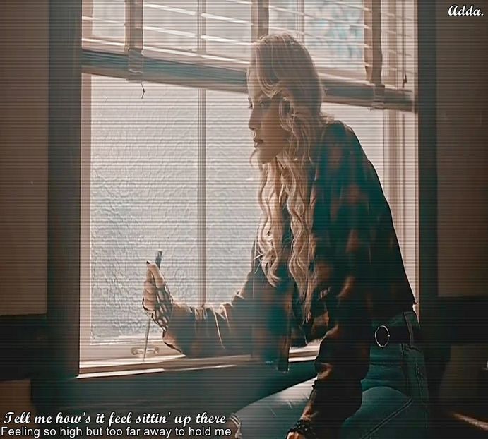 》E bine...*Râde în hohote, se oprește și-și șterge o lacrimă de râs, zâmbește când o sărută - SO2xE08 So would u be my baby