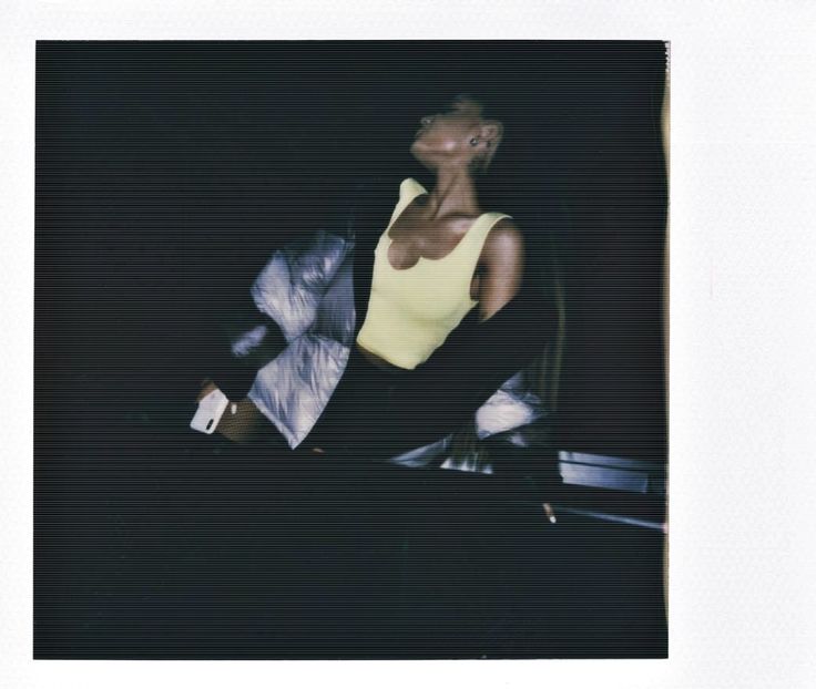 ⌙　˛ʍօօռʟɨɢɦȶ˓♥˒ǝqɐqˆᴬˠᴳˇ ;. Se aşază-ntre timp pe canapea, încercând să-şi ridice apoi - 01Cause u know Im here for you