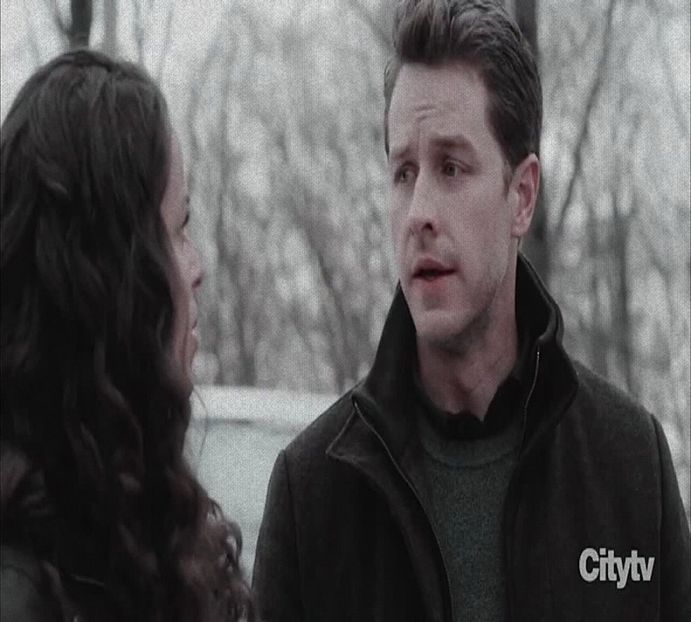 — „În cazul ăsta, eu o să plec frumos acasă ... știți voi, nu-mi plac certurile.” râd scurt și - 01Cause u know Im here for you