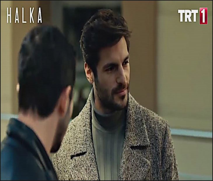 — Stătusem mai bine de cinci ore să editez un poster pentru un client, eu lucrând pe partea - 01Cause u know Im here for you