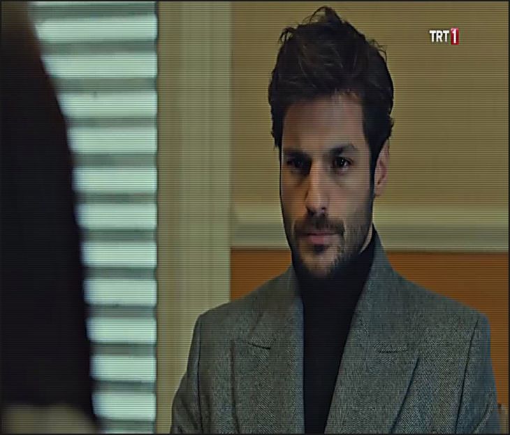 — trece pe lângă mine fără să scoată vreun cuvânt. „Ei bine, ea e veșnic nemulțumită de - 01Cause u know Im here for you