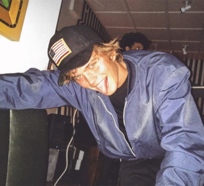 ×✎･e҉f҉f҉u҉l҉g҉e҉n҉t҉ ♦ ҉d҉r҉e҉a҉m҉s҉ ✖™ în urma lui Thylane și apoi cu greu se ridică de pe fotoliu - 01Cause u know Im here for you