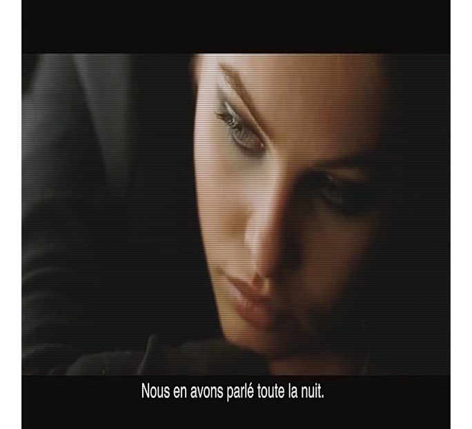 — ciudat. Mă așez pe marginea patului și citesc bilețelul de care nu sunt impresionată - 01Cause u know Im here for you