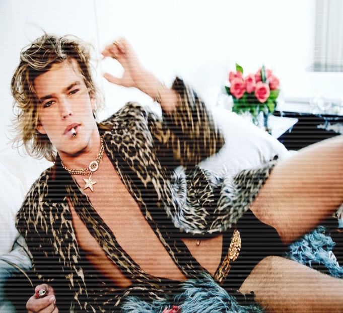 ×✎･e҉f҉f҉u҉l҉g҉e҉n҉t҉ ♦ ҉d҉r҉e҉a҉m҉s҉ ✖™ direct acestuia astfel că se întoarce de îndată pe călcâie - 01Cause u know Im here for you