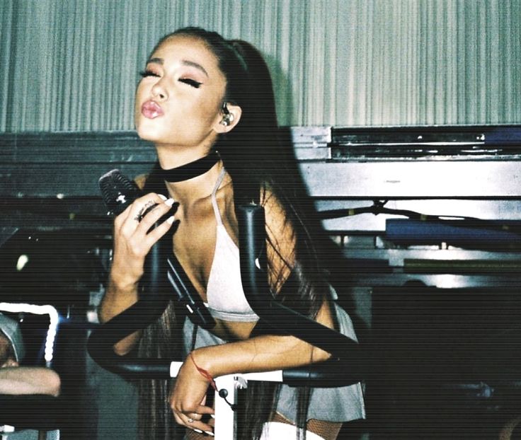 ⌙　˛ʍօօռʟɨɢɦȶ˓♥˒ǝqɐqˆᴬˠᴳˇ ;. la gunoi, aşezându-se apoi la locul său. ❛Sincer, habar nu am, - 01Cause u know Im here for you