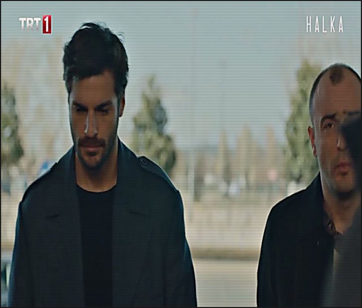 — Strâmb din nas din cauza inconfortului și încerc să mă întorc pe spate însă în cel mai - 01Cause u know Im here for you