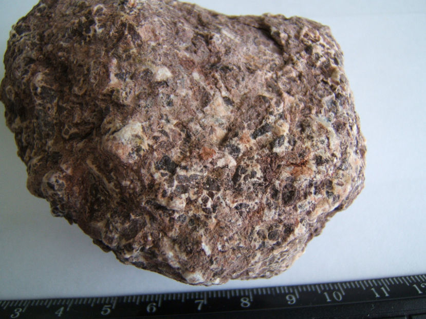 Roca din Poiana fagului detaliu - Cristale la schimb sau la troc