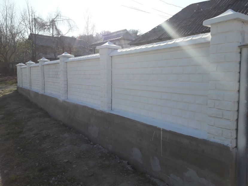  - Gard prefabricat din beton