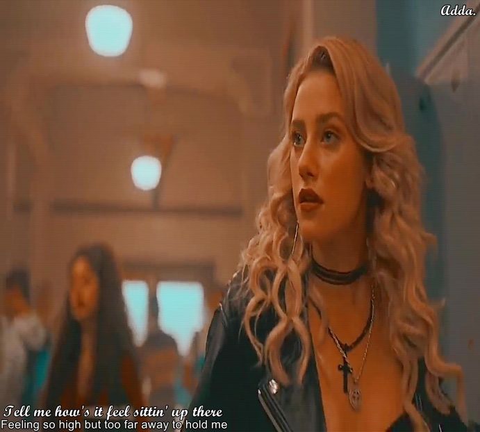 》*Se plimbă cu geanta pe umăr pentru a găsi un șezlong, se uită IP la Adam când îl - SO2xE10 All the things she said