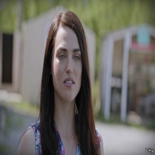 ▬ ❝Auch! Nate, nu fi nesim;;tit.❞ Se uita la el cu o spranceana ridicata. =))))) - SO2xE10 All the things she said