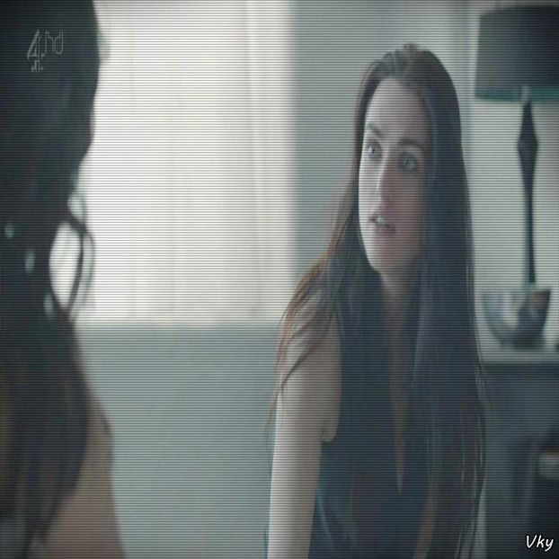 ▬ ❝Nu pot sa rad in felul in care o fac in sinea mea, e prea mult.❞=)))))) - SO2xE10 All the things she said