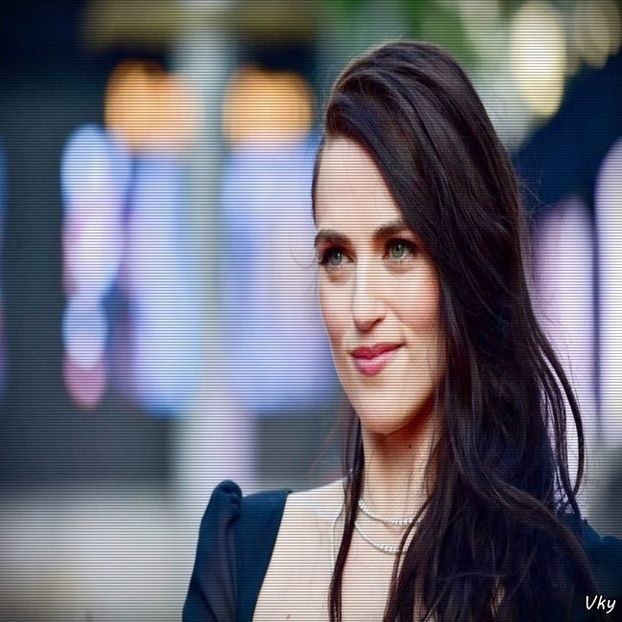 ▬ ❝Ai dreptate, d-asta imi e deajuns unul singur.❞ Se uita la el si rade mai tare cand aude de Tom, - SO2xE10 All the things she said