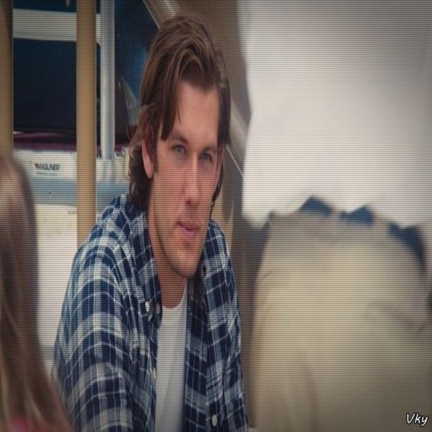 ▬ ❝Aici asa e, nu te contrazic. Unde e gasca minune e si distractie.❞ O trage - SO2xE10 All the things she said