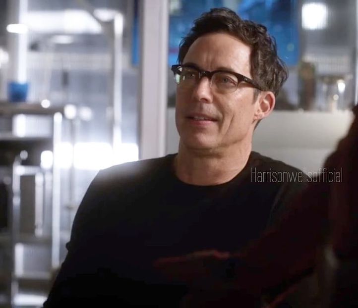 ⤑ᵖᶤᶰᵏĿЄ♏ØИÂÐЄ ┊ma tentezi cu sticla aia..dar eu din pacate sunt cu( - SO2xE10 All the things she said