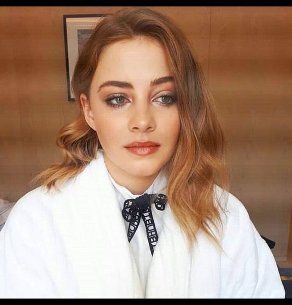 ༄nɇᶥfɇłɨƀȺŧȺ♡ ─ Când ușa mi se trântește în față tresar speriată. Știu că nu mi-ar face - S01xE01 only happy when it rains