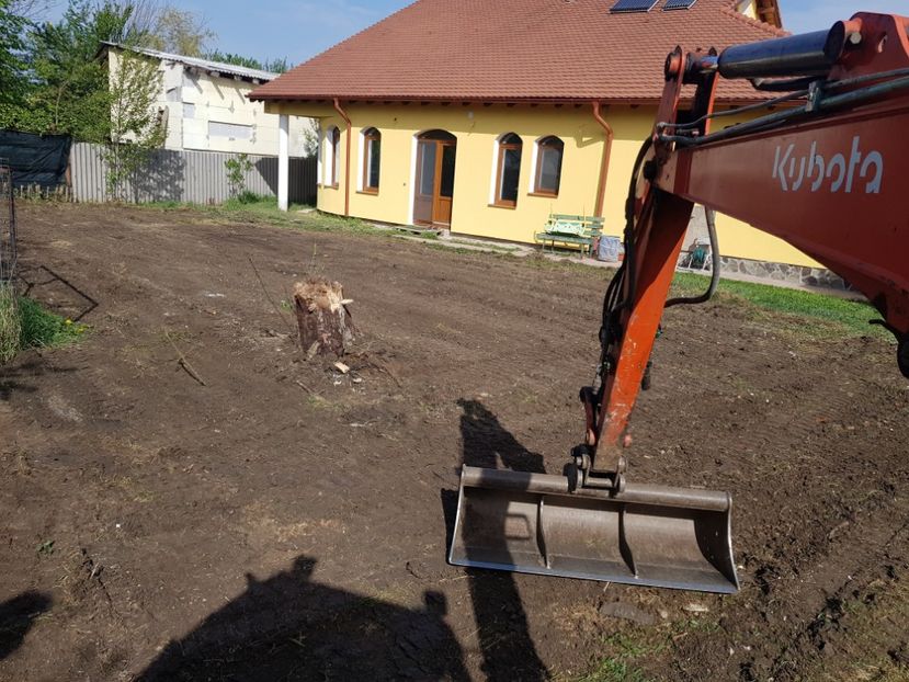  - INCHIRIERI EXCAVATOARE SI BASCULE SIBIU TEL 0725102050