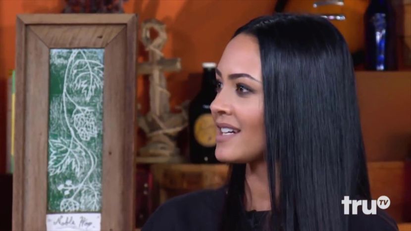 CL *ofteaza cand vede ca Dean insista la Lily*=))) da..observ #hayley - here - episode 52 - done