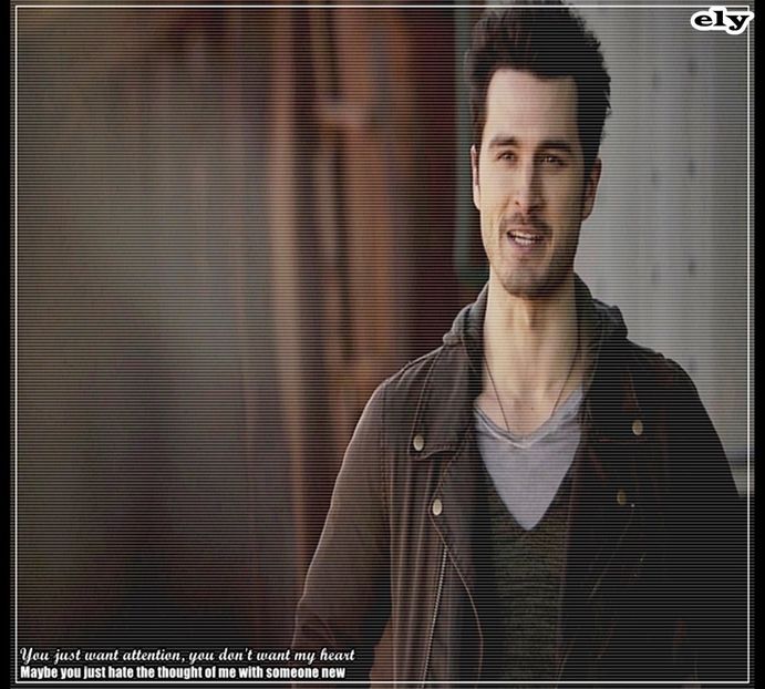 *coboara din camera lui* Ce se intampla aici? =))))) - here - episode 52 - done