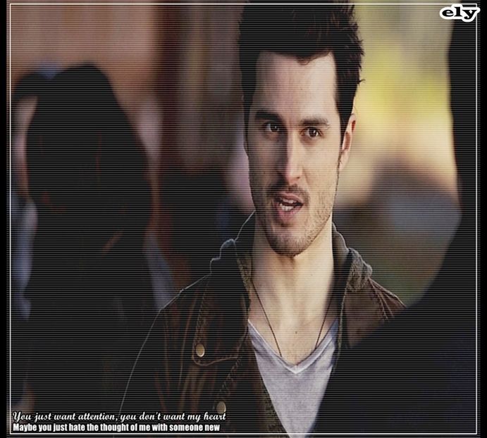 *ii intoarce fata spre el* Lasa-l pe Tyler, eu sunt mai interesant. #sarah Nu, merci, m-am lasat+ - here - episode 52 - done
