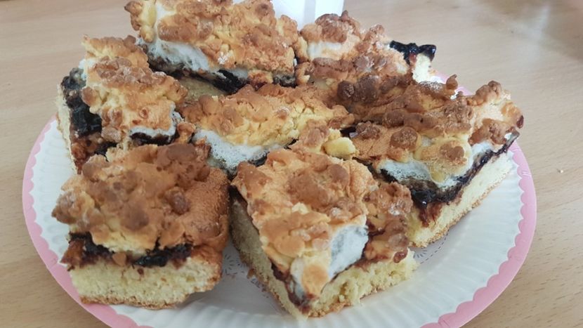 Prajitura cu aluat ras foarte pufoasa !!! - Culinare