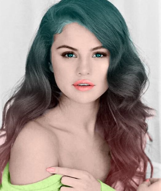  - 001a Selena