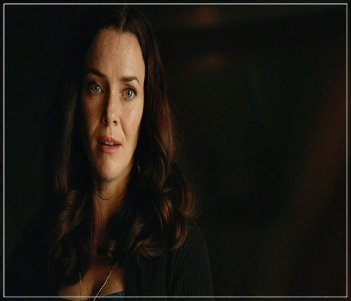 - Nu ți-e rușine?! *se uită la el serioasă și-i dă cu un castravete-n cap* #Damon. Stefan, - here - episode 52 - done