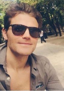 Am fost la solar si m-am bronzat cu dunga. :))) Nu ii dau jos pana nu se duce bronzul - episodul 64