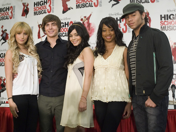 High School Musical 3 Senior Year Press Conference EozJVYD5hwCl