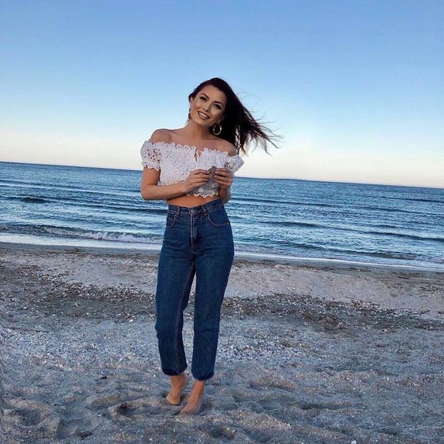  - 01 Elena