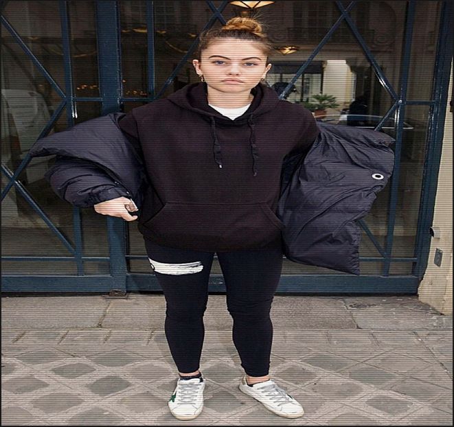 — Deja pornise spre bucătărie pentru a mă apuca de ceai, dar când o aud mă opresc brusc - S0xE01 need to bury a few friends