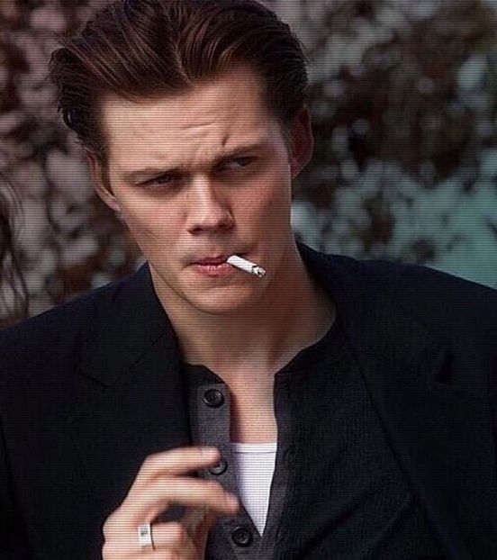 ◣Bill Skarsgard◥ - Ill stop this mad world for you bae