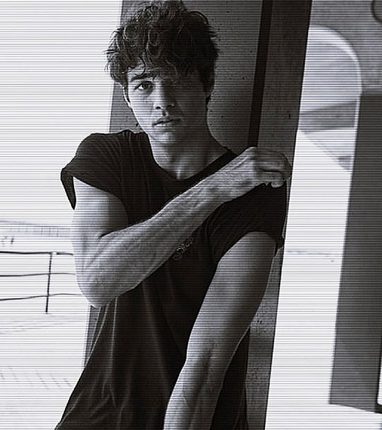 ◣Noah Centineo◥ - Ill stop this mad world for you bae