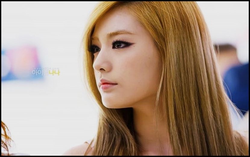 — [dă mâna cu ea] ❝Lisa, exact. Și mie-mi pare bine.❞ - W A Y - Episodul 01