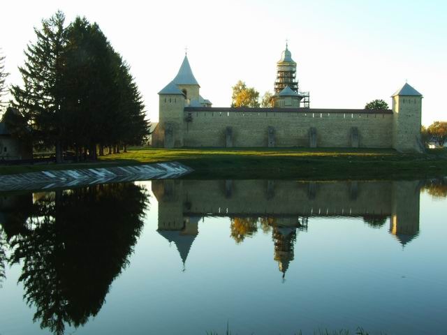 Manastirea Dragomirna - b - Manastiri din Bucovina