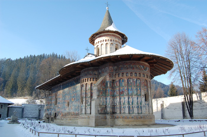 Manastirea Voronet - b - Manastiri din Bucovina