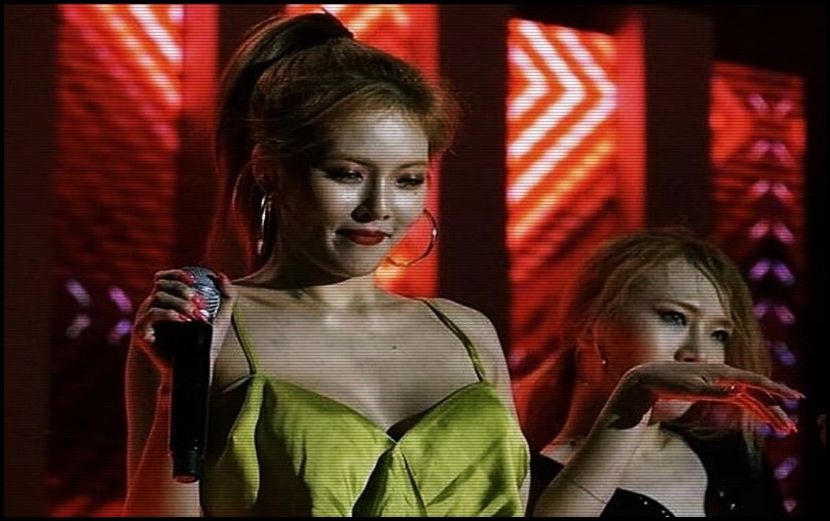 — ❝Cel mai probabil mă urăște. Dar nu știu de ce.❞ [ridică din umeri] - W A Y - Episodul 03