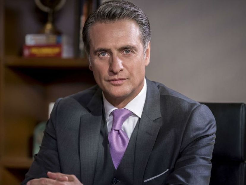 Juan Soler-Franco Urzua Lara - Protagonistas de telenovelas