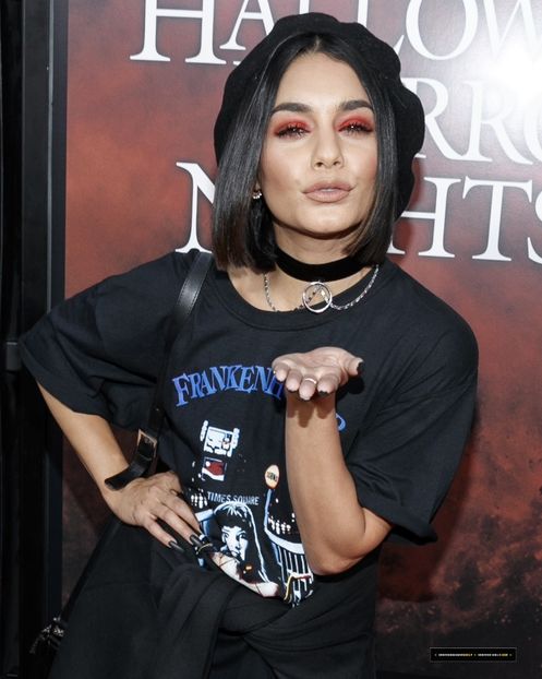 VH001_9 - Vanessa Hudgens la UNIVERSAL STUDIO HALLOWEEN HORROR NIGHT OPENING